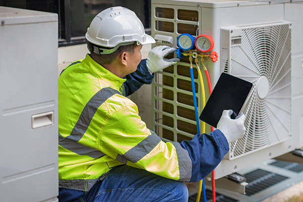 Professional Hvac Installation technician working in Bellflower, IL